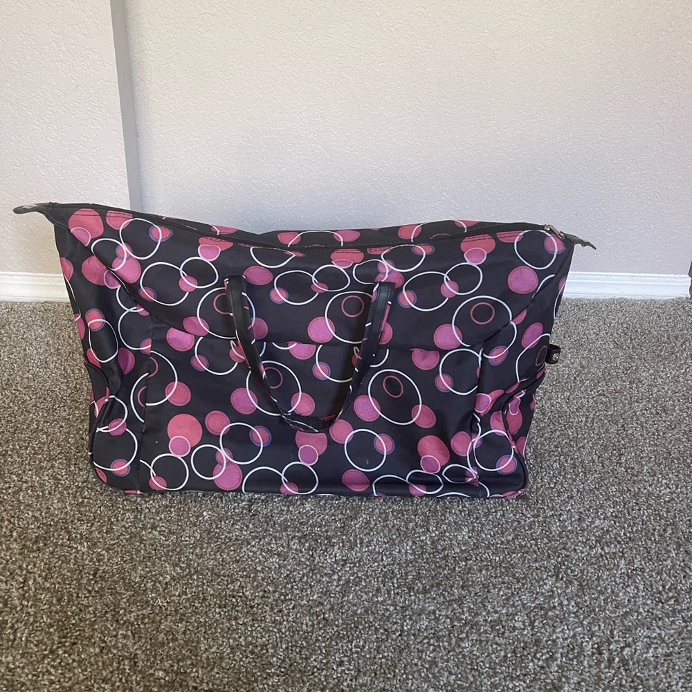 Travel bag with wheels